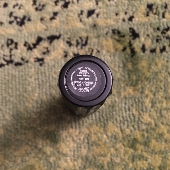 Kat Von D Studded Kiss Lipstick in NaYEON - Picture 4 of 4